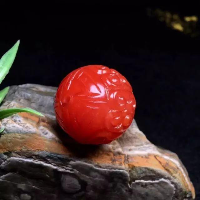 南红有亚光、亮光之分，你知道吗？