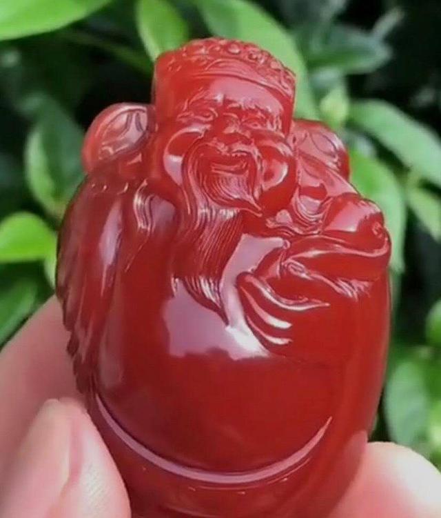 买南红别被乌石打了眼！几个南红的鉴别方法