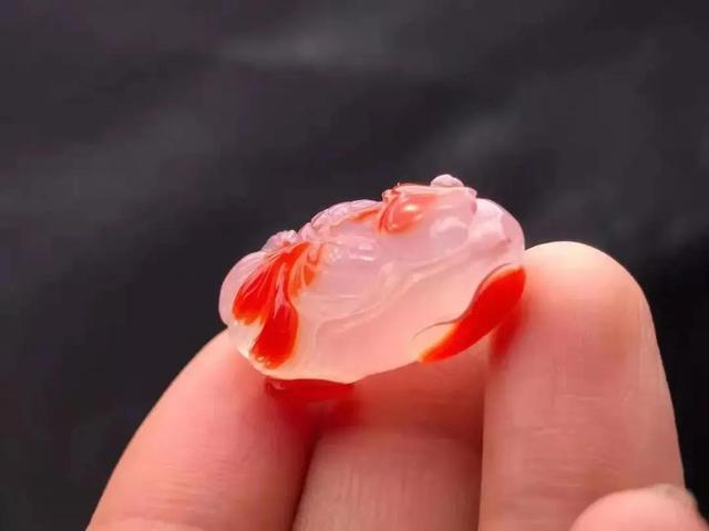 冰飘南红时如何形成的？