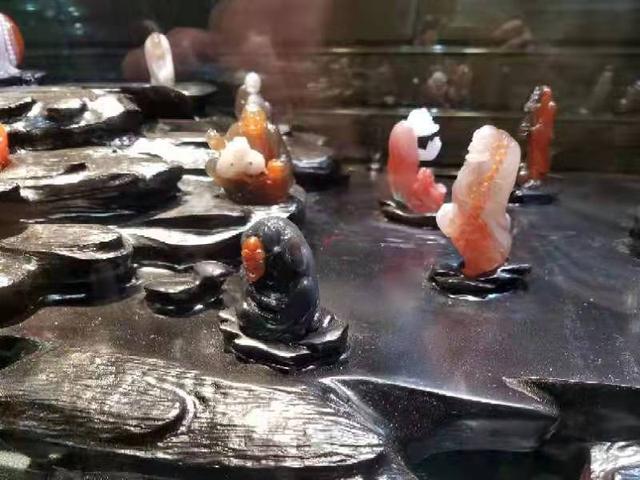 揭开多彩南红的神秘面纱