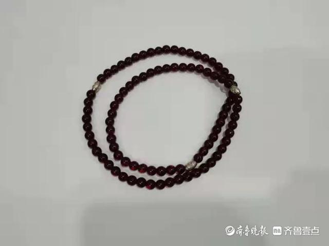 泰安人：旅游购物要当心，600元买的“南红”成了染色石英岩